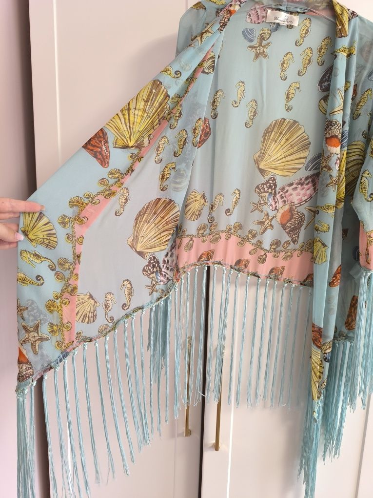 Zjawiskowe kimono/ narzutka z frędzlami – Urmoda, rozmiar S (36)
