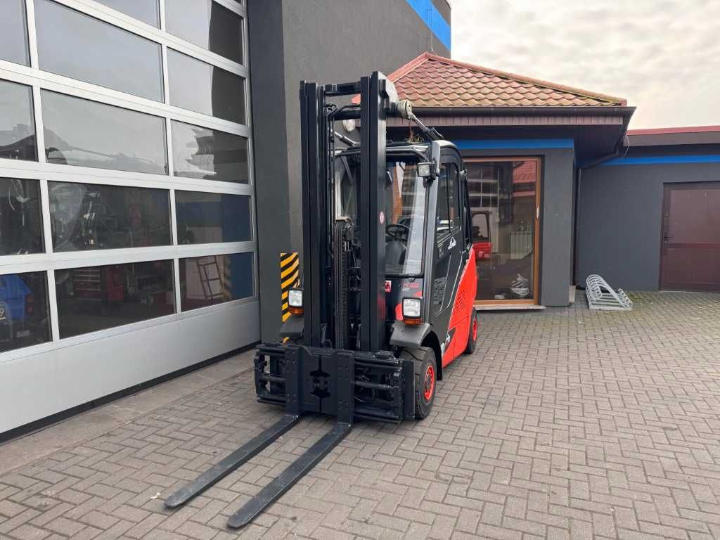 Wózek widłowy Linde H25T-02 2015 rok TRIPLEX kabina 409