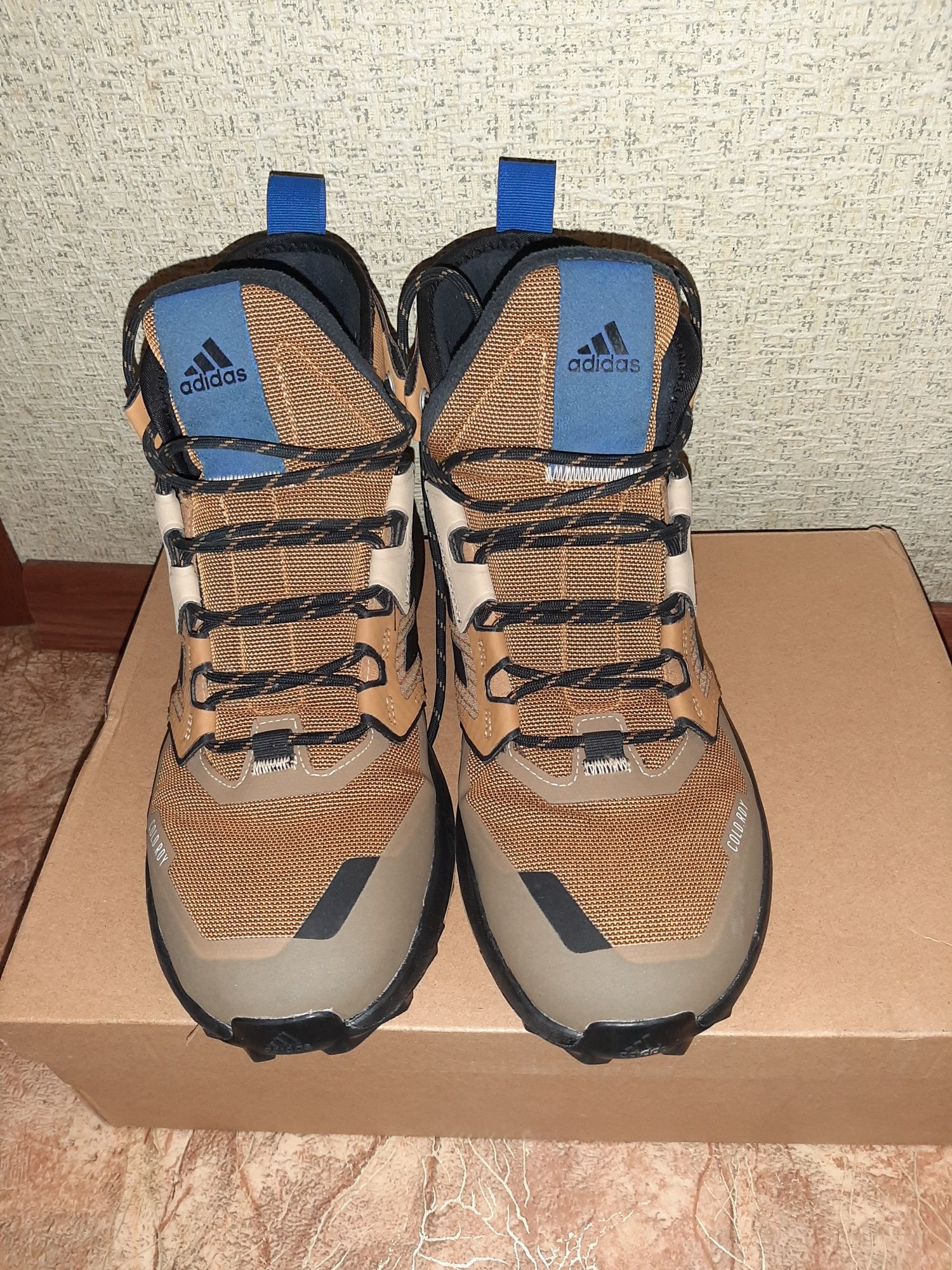 Оригинальные мужские ботинки Adidas Terrex Trailmaker Mid Primaloft .