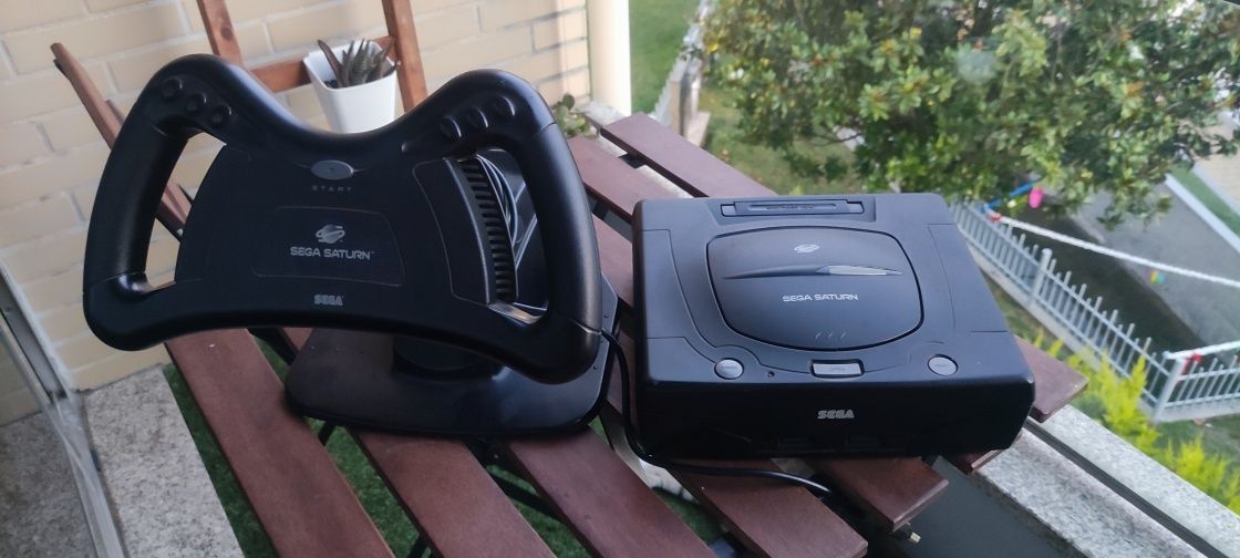 Sega Saturn + Comandos + Volante + Jogos