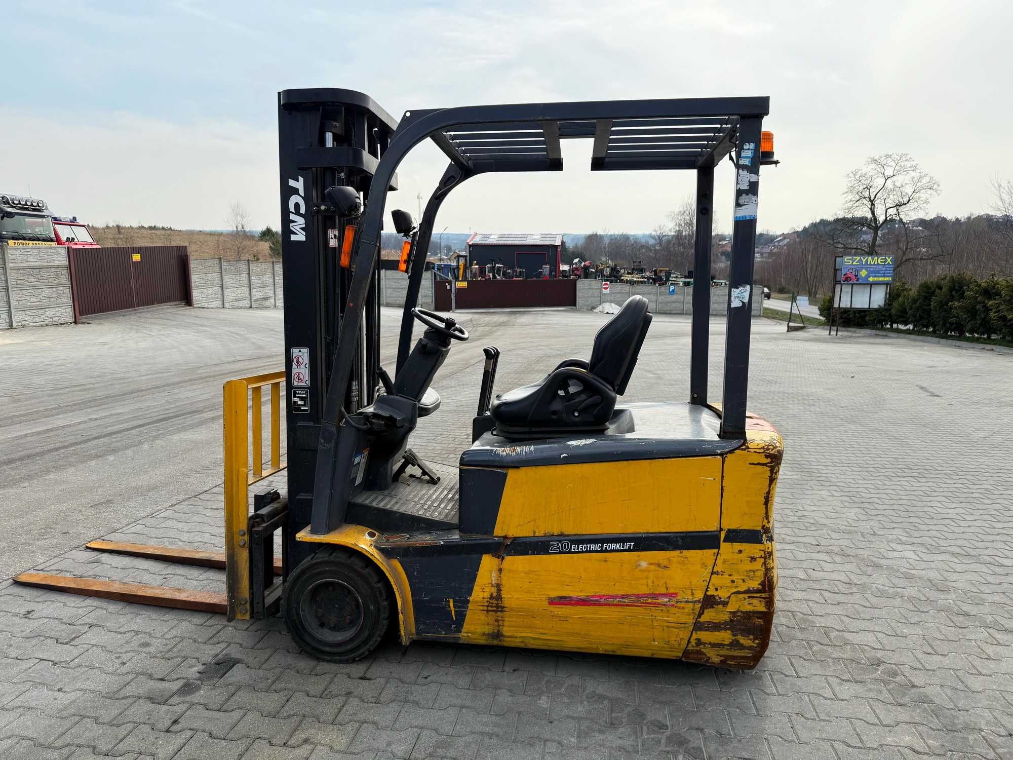 wózek widłowy elektryczny TCM FB20 Triplex 4.8m przesuw 2000kg 2013r