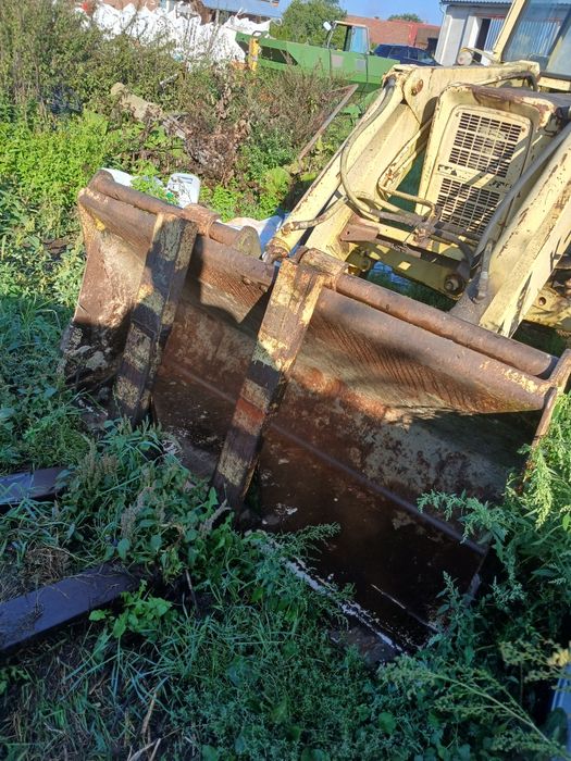 Ostrówek k 162 koparko ładowarka