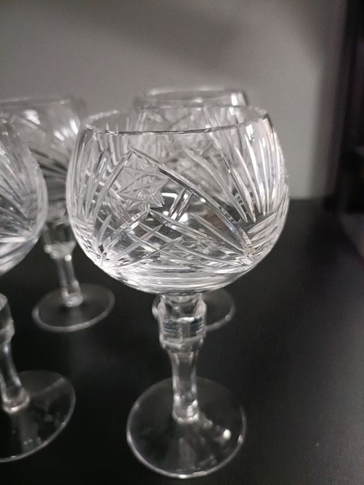 Cztery kryształowe kieliszki
