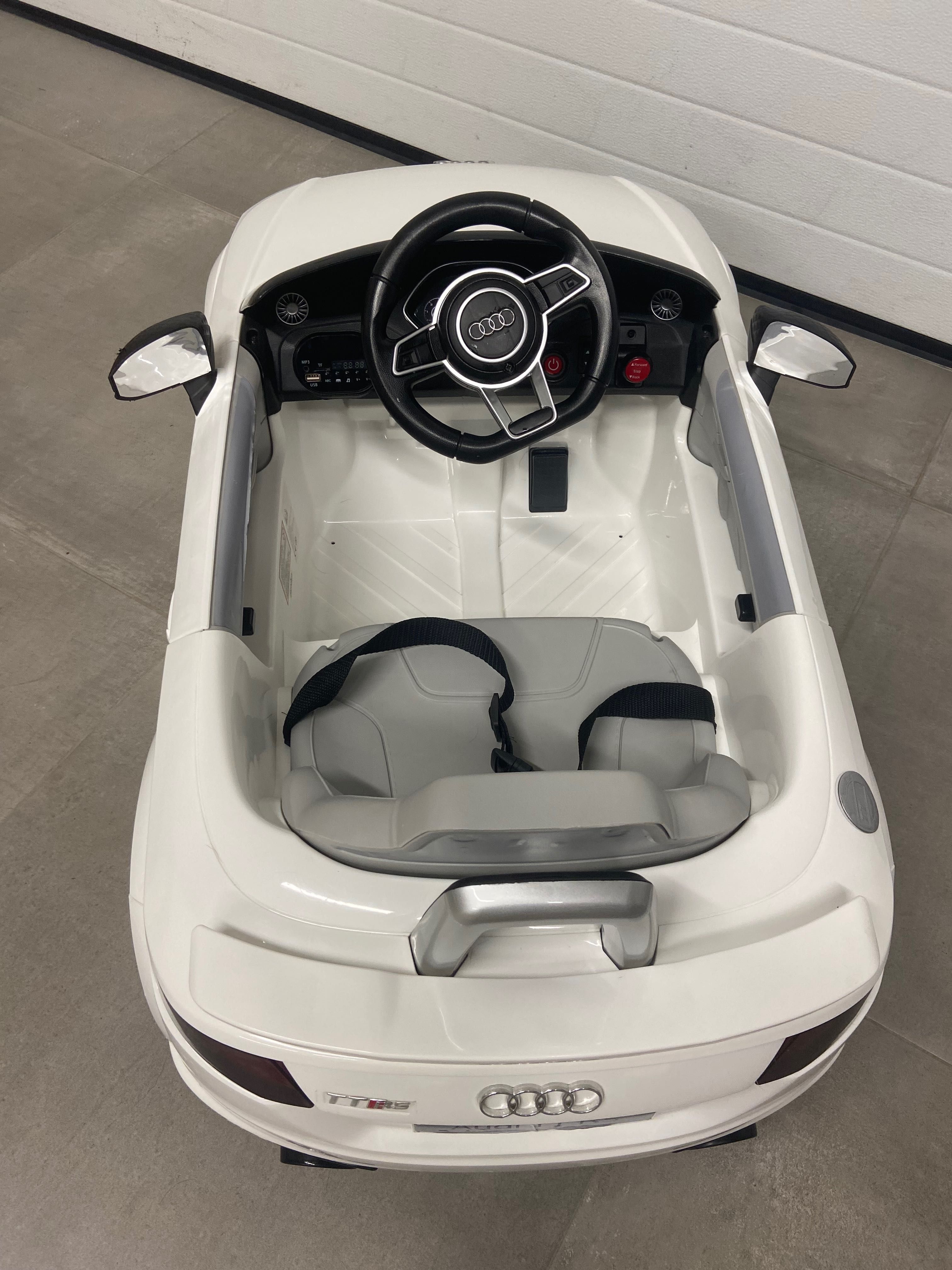 Carro elétrico criança - Audi TT pouca utilização