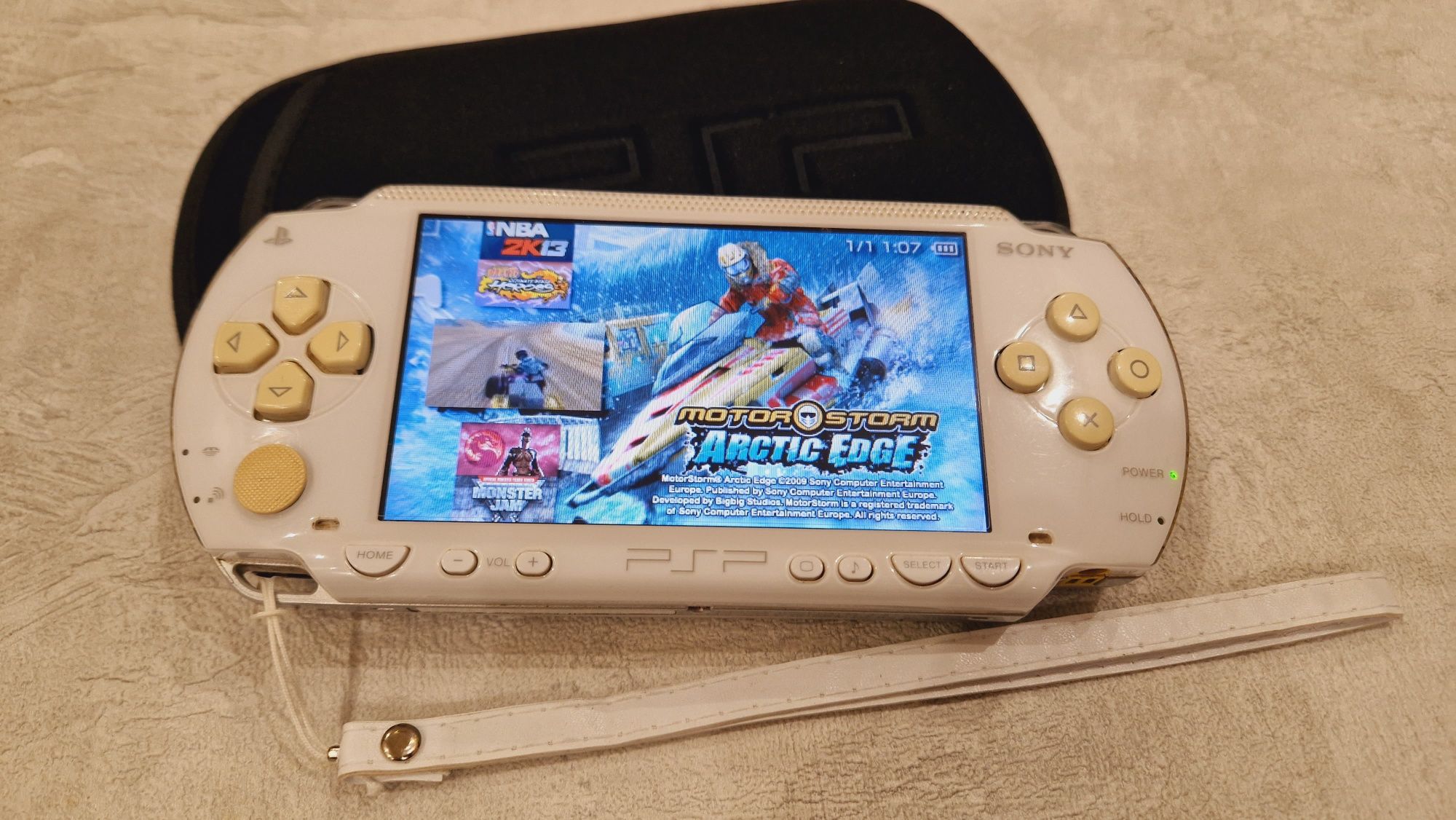 Sony PSP 64гиг с играми 130шт+чехол!