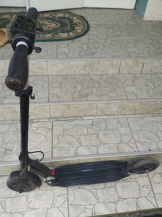 продам електросамокат куго3
