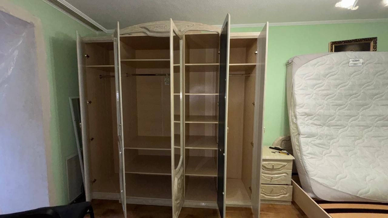 Спальня комплектом.
