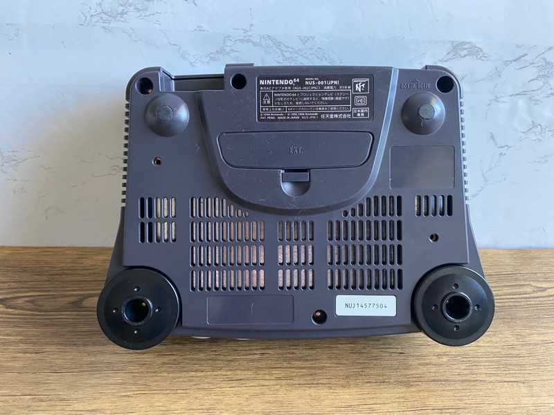 Consola JPN Nintendo 64 + 17 jogos