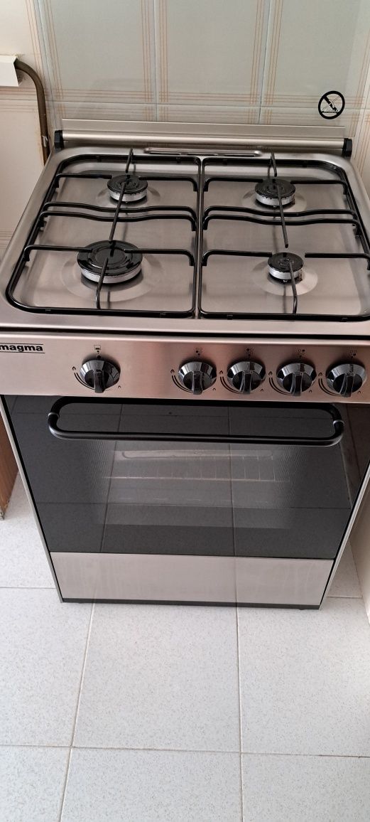 Fogão com 4 bicos