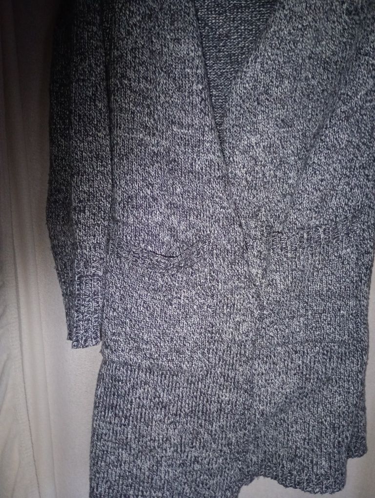 Dłuższy sweter kardigan
