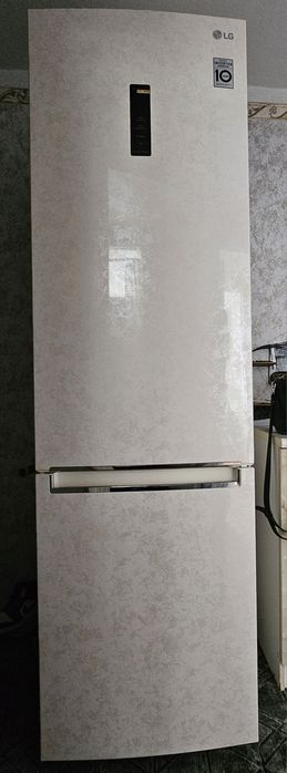 Продам холодильник LG