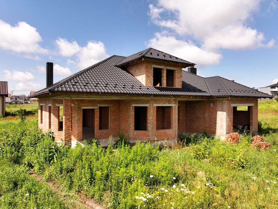 Продам будинок з ділянкою 9 сот в Рівному, р-н Райський сад