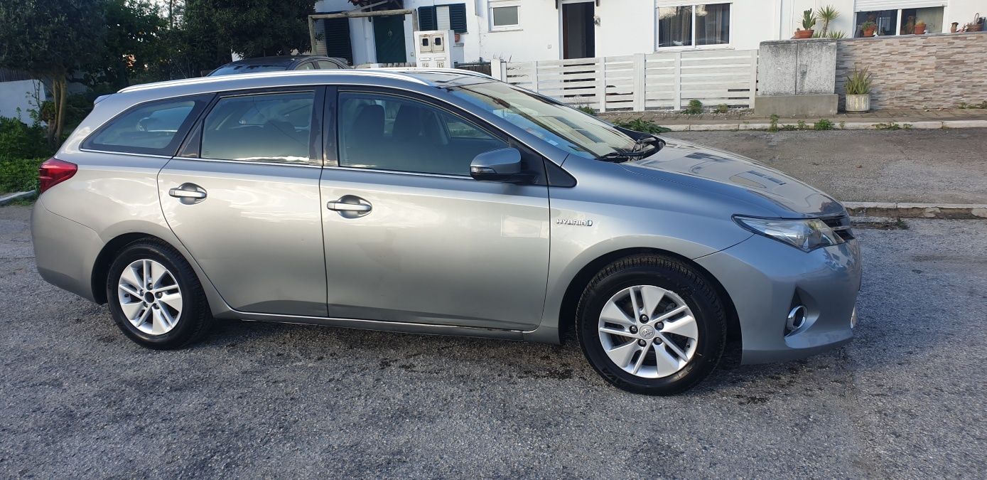 Toyota auris hybrid e GPL Baterias com 1 ano