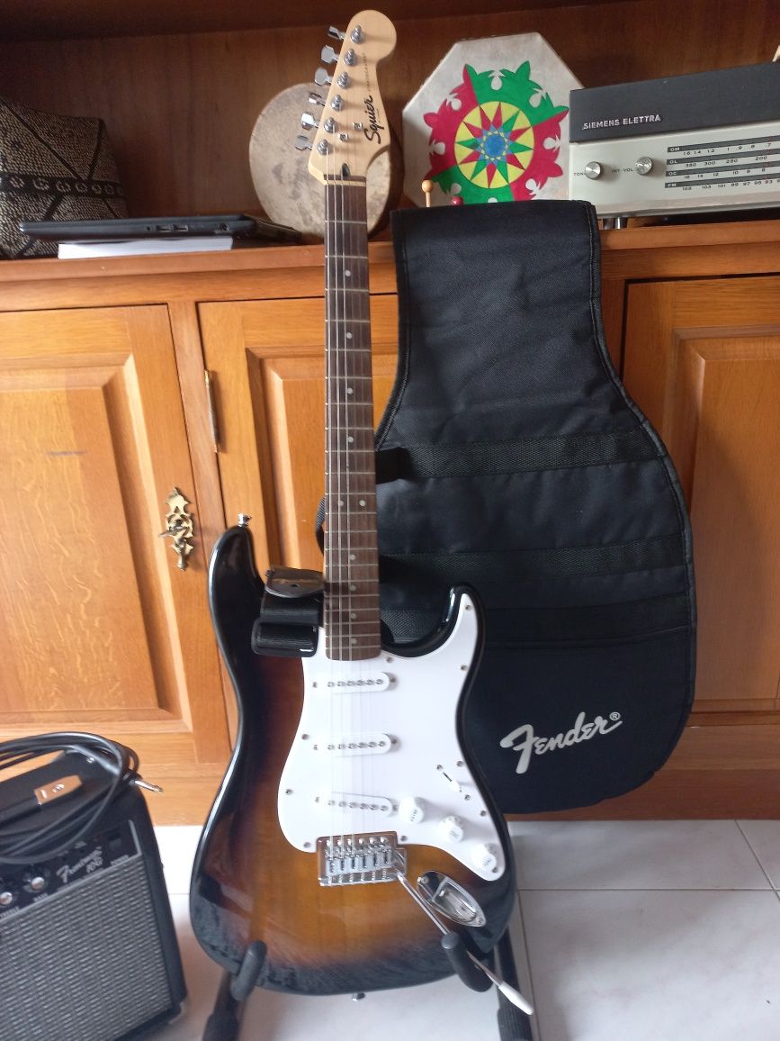 guitarra fender squier stratocaster