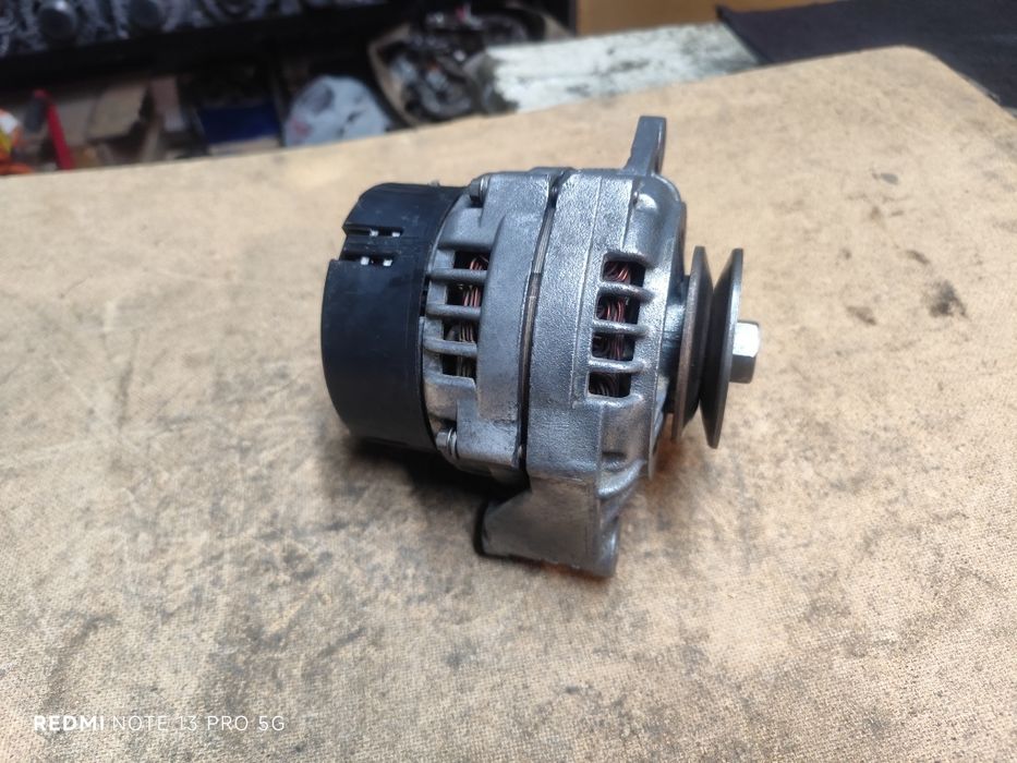 Генератор Ваз 21213,21214,2104,2107 інжектор,нива тайга. Оригінал 80А.