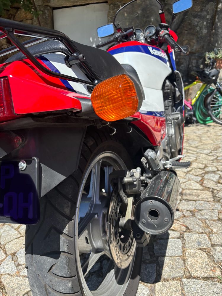 Kawasaki GPZ 900