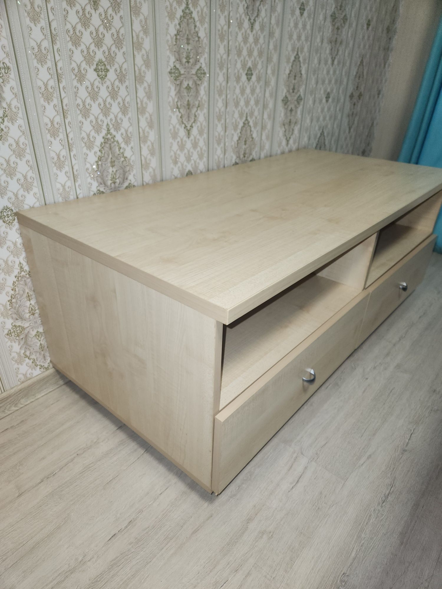 Продам тв тумбу из натурального дерева
