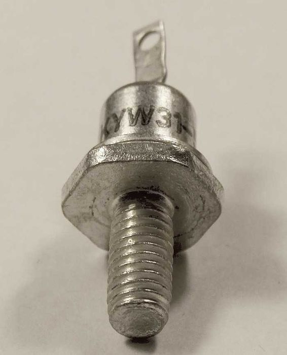 Ultraszybka dioda prostownicza mocy KWY31-50, 25 A / 50 V / 100 ns