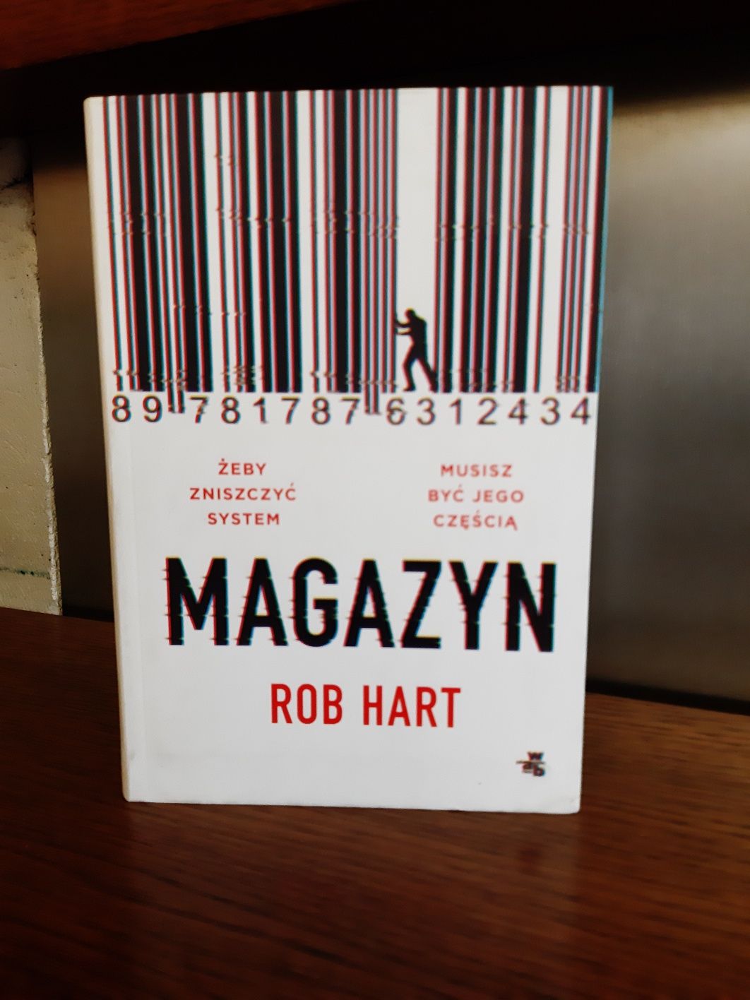 Magazyn Rob Hart