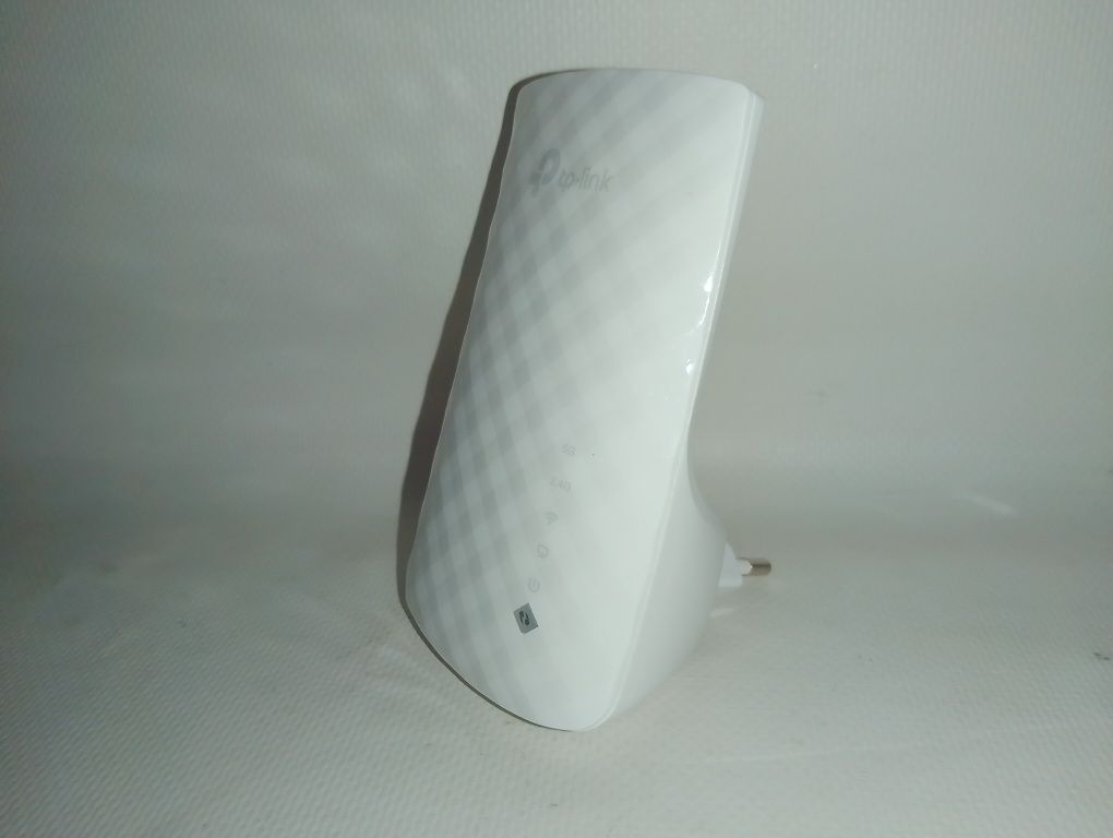Ретранслятор, усилитель WiFi TP-Link AC750 RE200