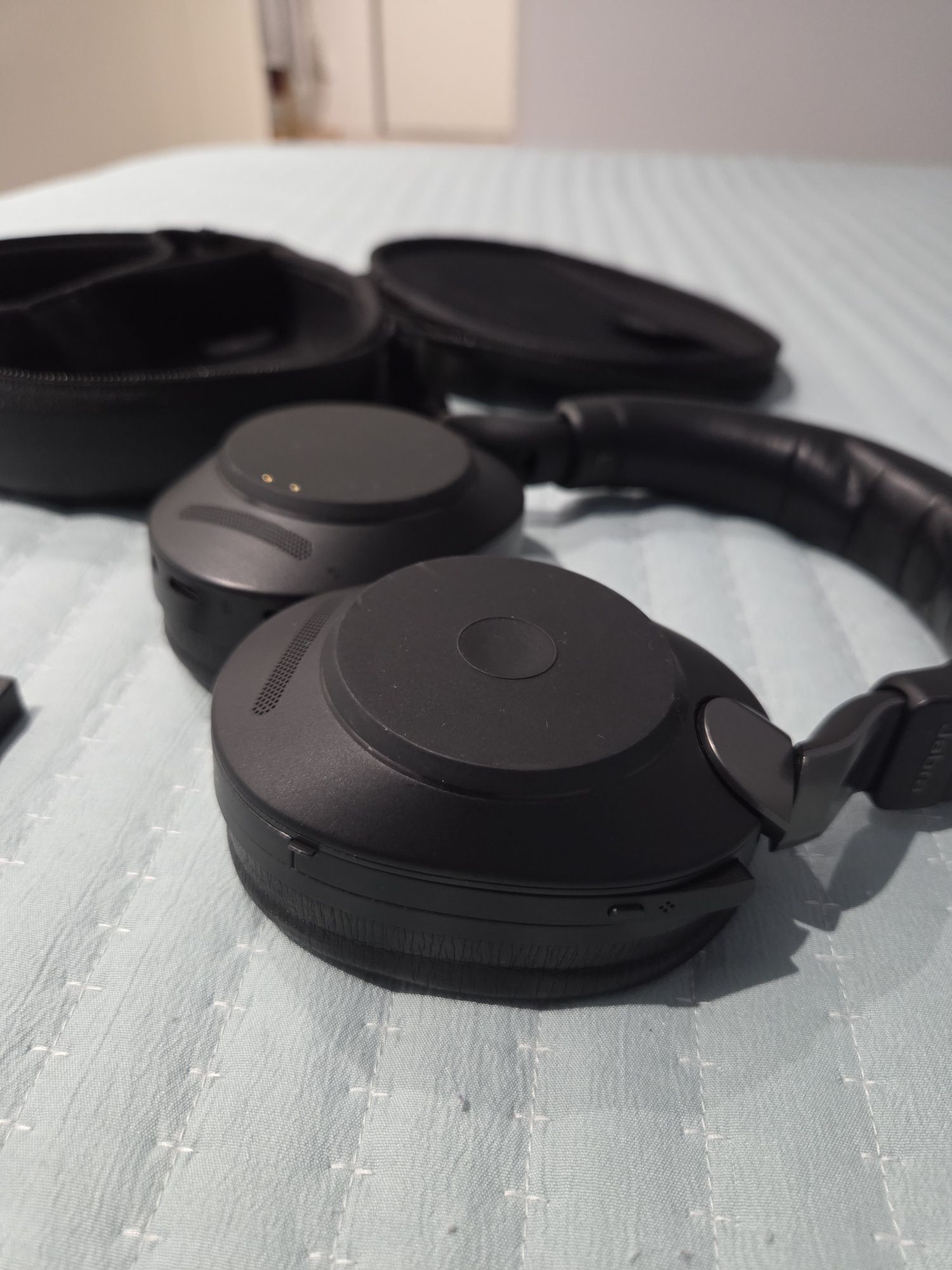 Headset Jabra Evolve2 85 USB-A com base de carregamento – Usado