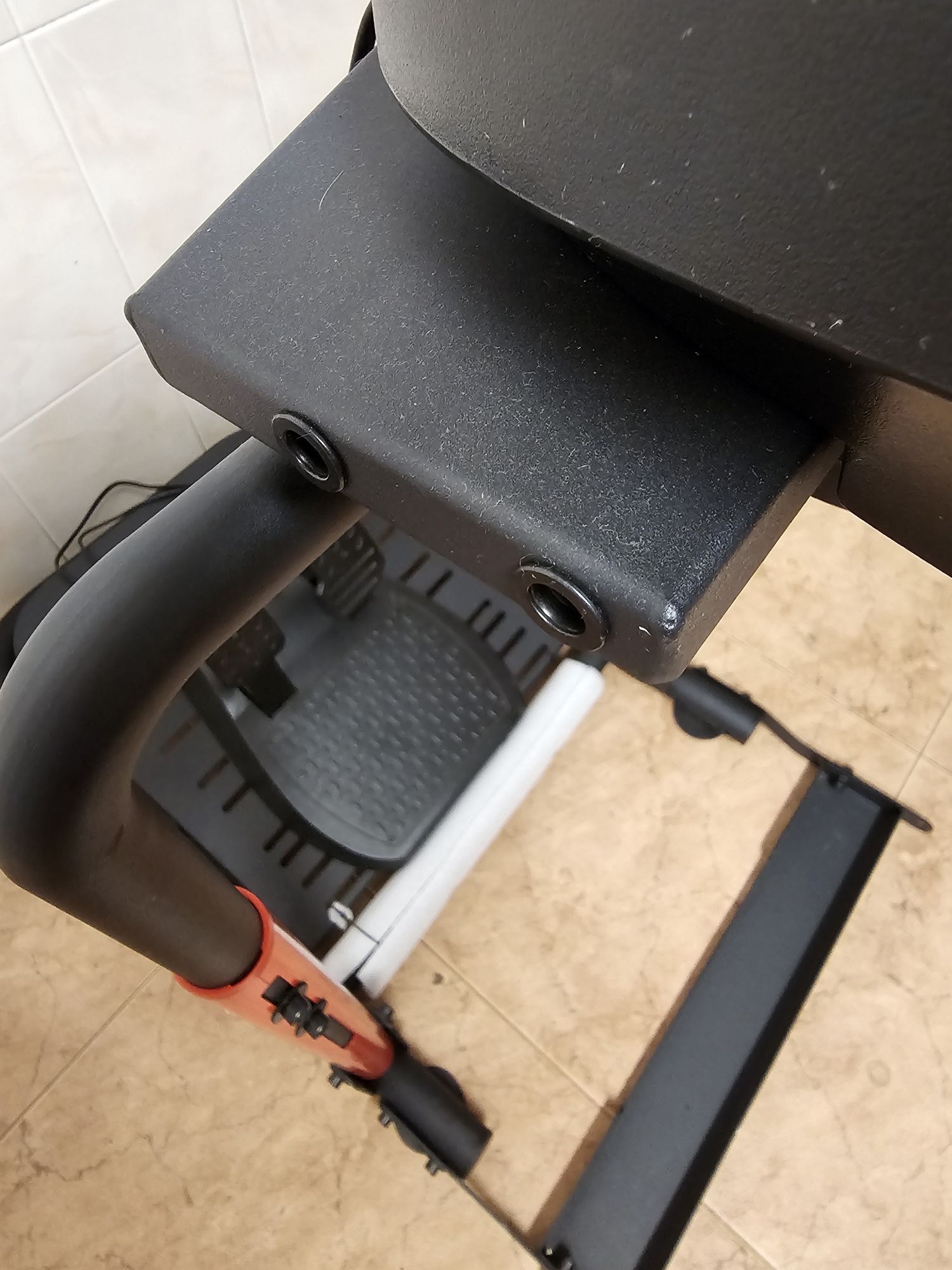 Wheel Stand Lite 2.0 mais volante Trustmaster TMX Force Feedback