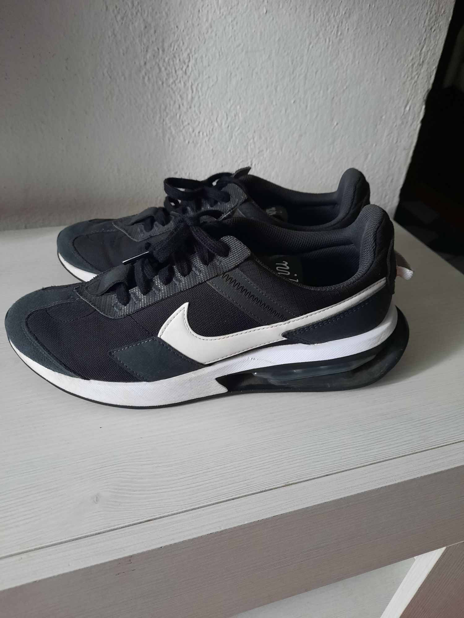 (Baixa de preço) Antes 60€ agora 45€. Vendo ténis Air Max Pre Day Orig