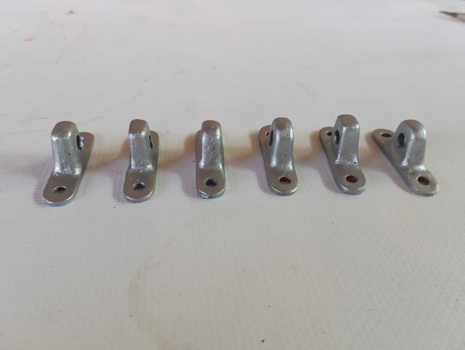 Кронштейни, кріплення для направляючих шторок, мінікарнізи.