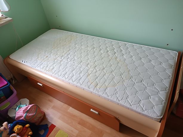 Łóżko z szufladą i materacem