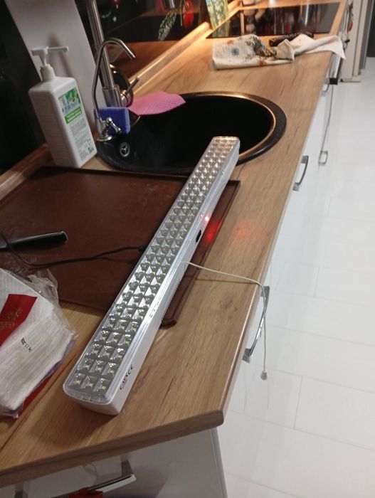 Продам светильник лёд на 90 элементов.