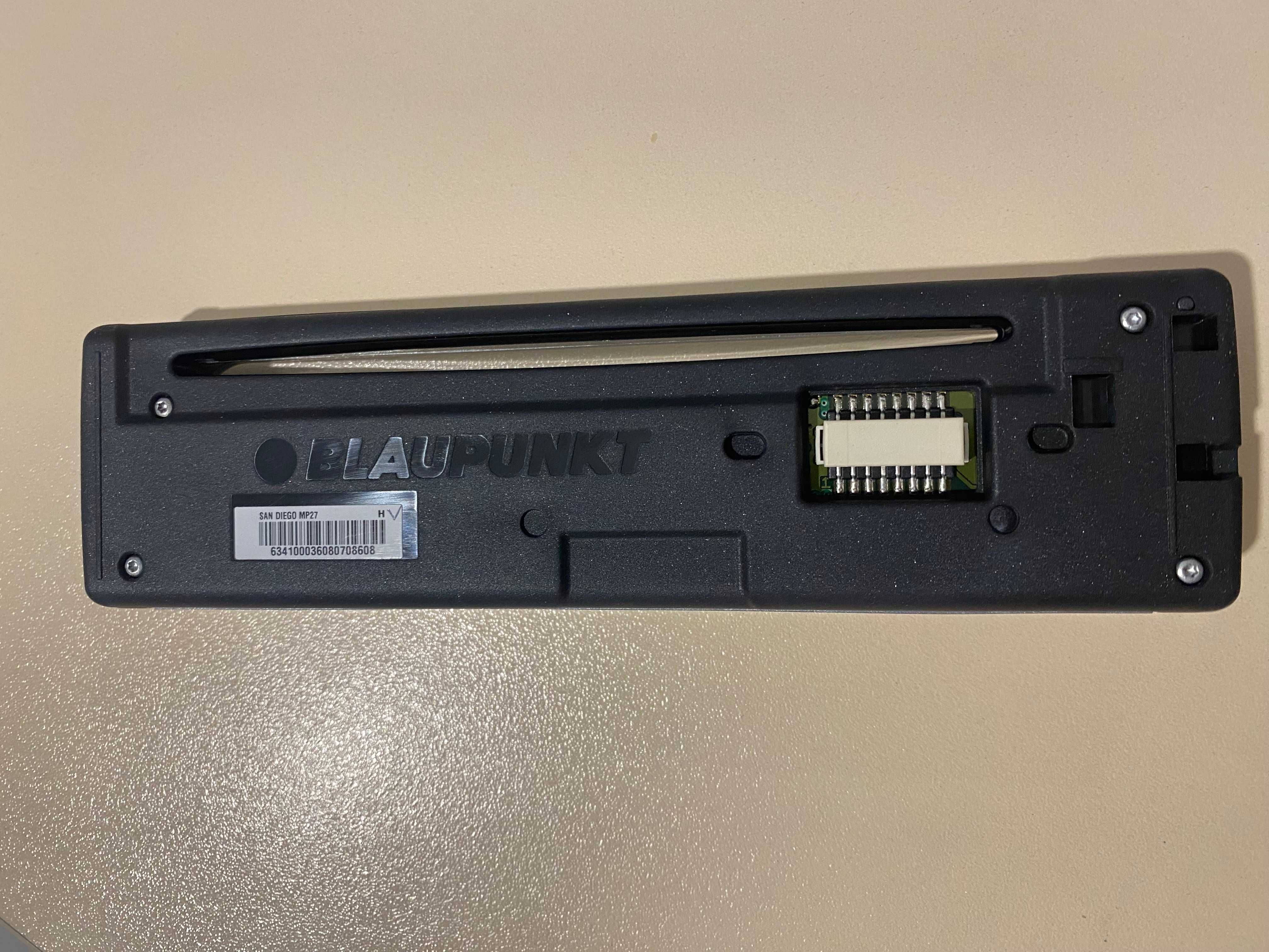 Передняя панель автомагнитолы Blaupunkt San Diego MP27