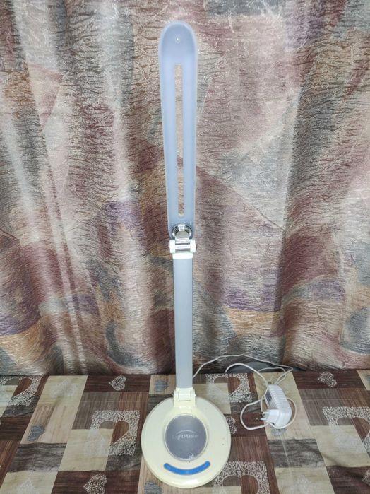 Настольная светодиодная лед LEd лампа 70см 8W 220V.