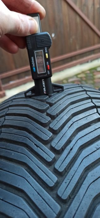 Шини резина пара 215 60 R17 Michelin Cross Climate