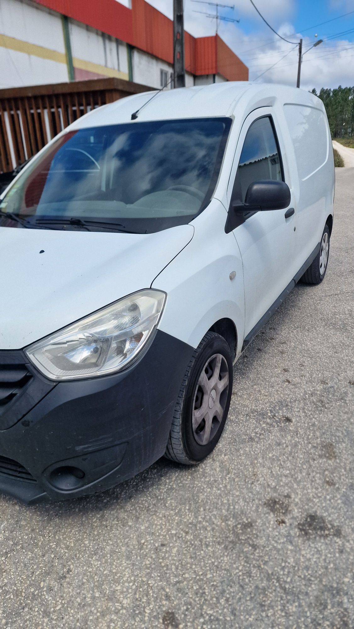 Dacia dokker ano 2013 dois lugares 240000 mil km