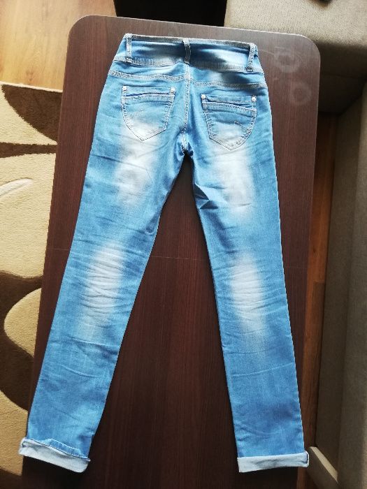 spodnie jeansowe