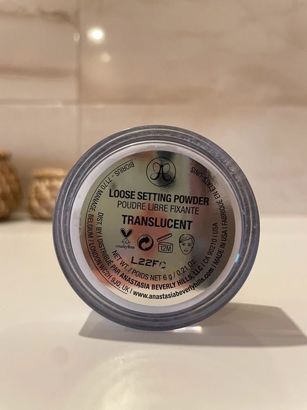 Mini Loose Setting Powder od Anastasia Beverly Hills.