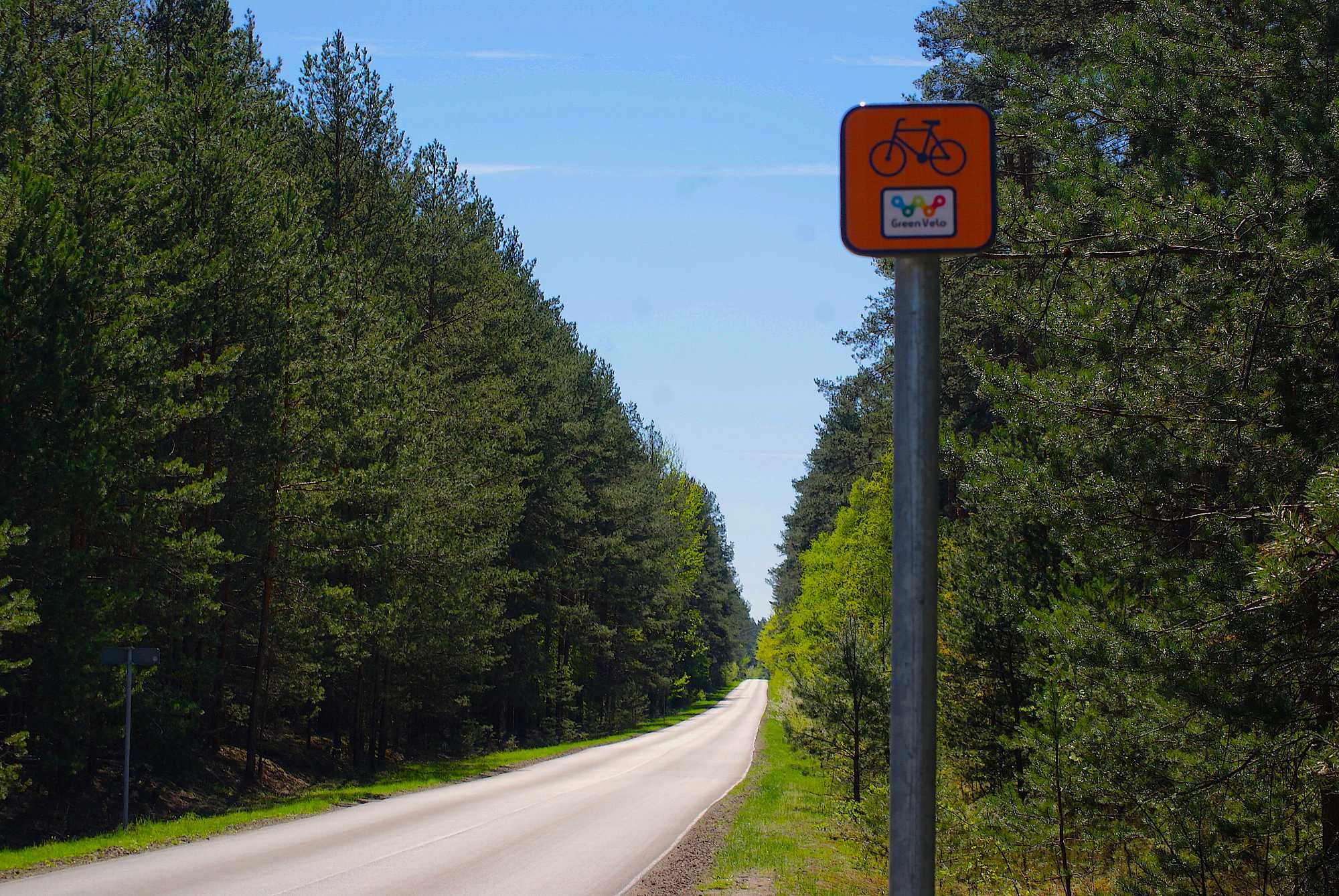 14-20.07 dla 2 osób Pokój z tarasem łazienką kuchnią WiFi kominek, las