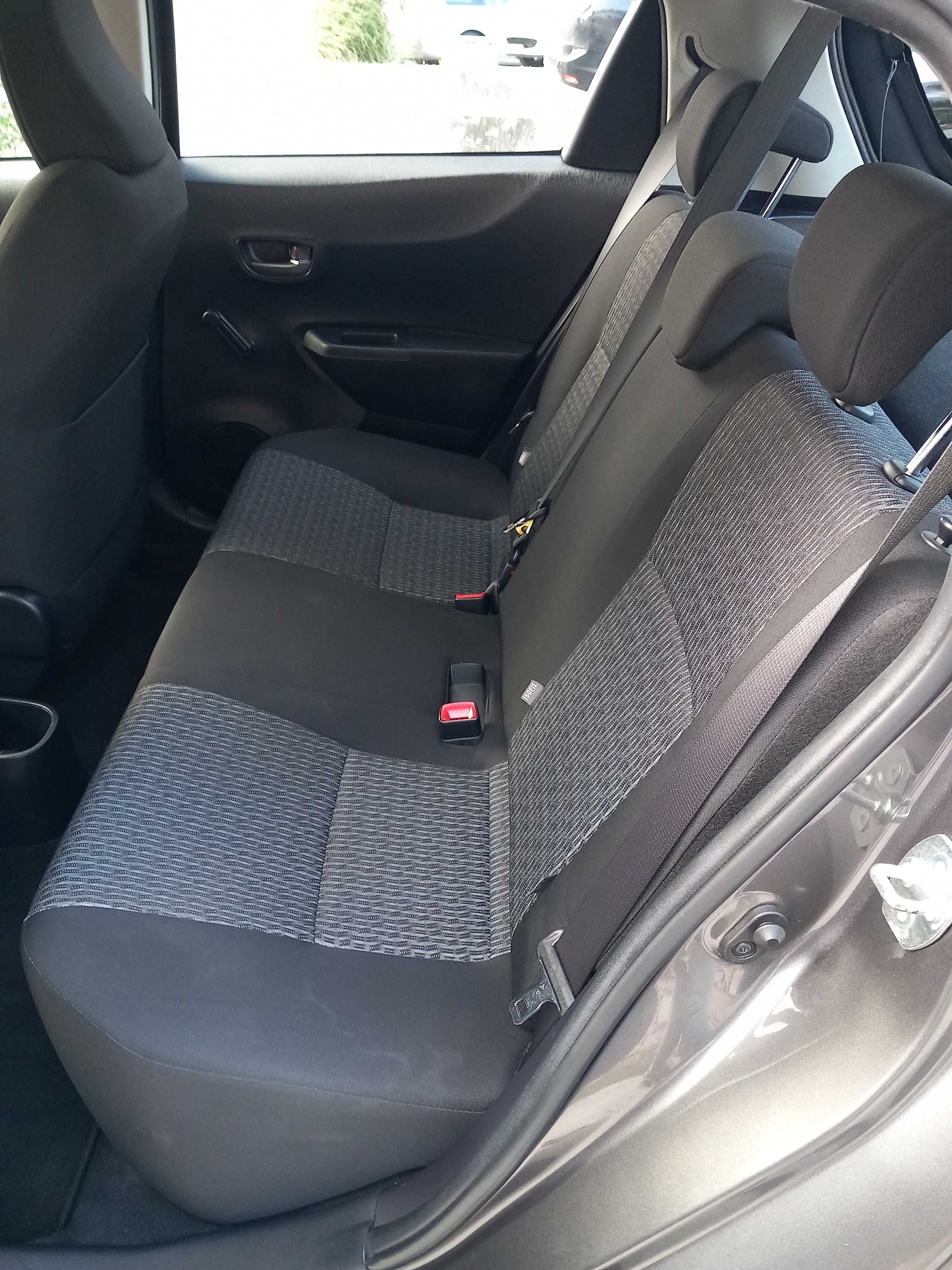 Toyota Yaris . Como Novo
