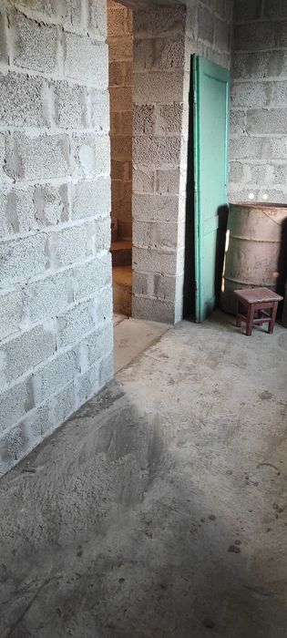 Продаж будинку з гаражем