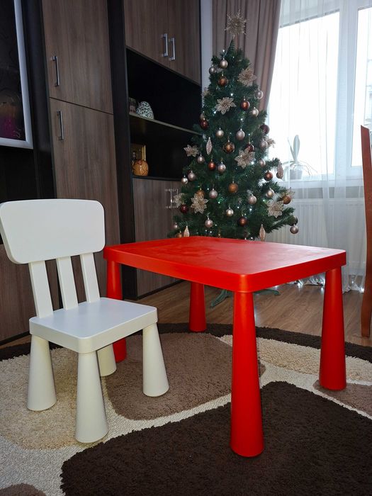 Дитячий столик і стільчик IKEA
