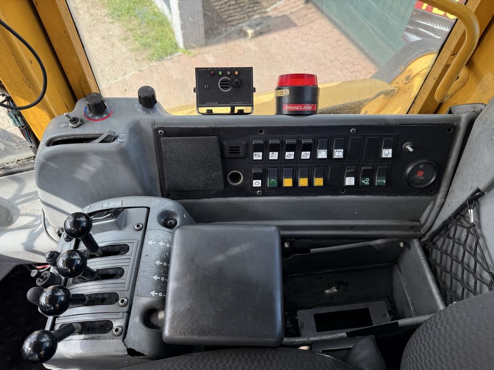 Ładowarka kołowa volvo l220E okazja fadroma 35 t zamiana koparka
