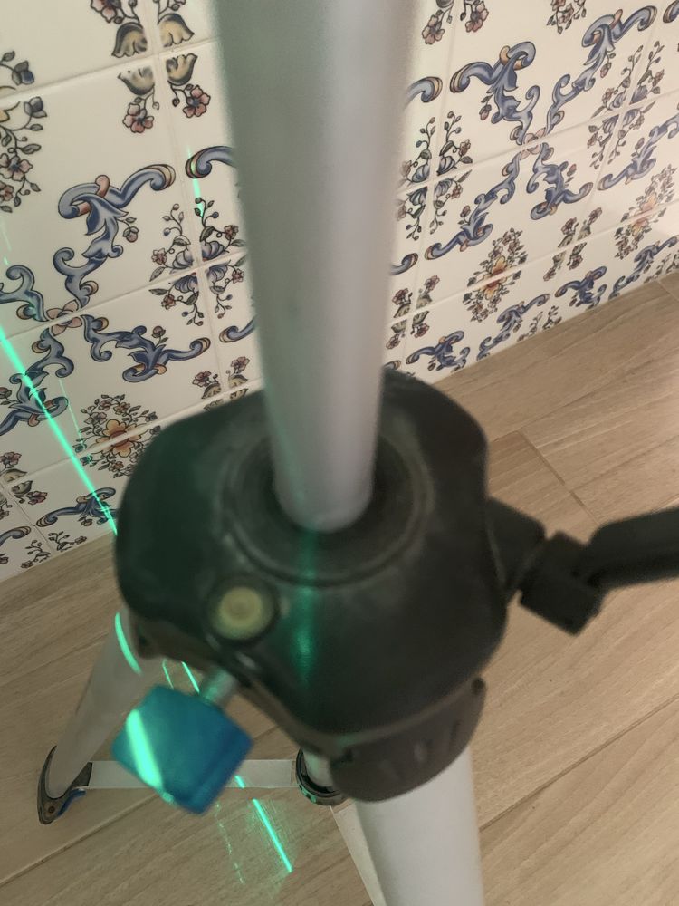 Laser auto-nivelante com tripé