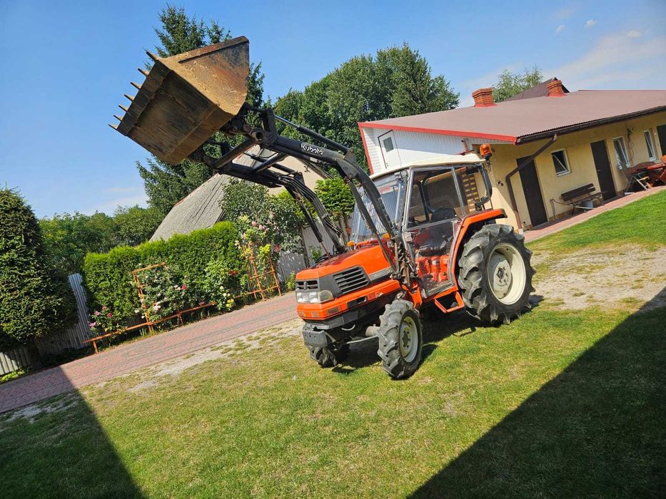 Kubota Grandel GL30 traktor  doposażony