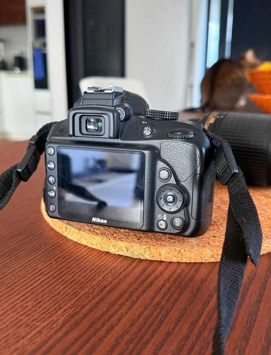 Nikon D3300 + Objetiva 18-55mm + Objetiva 55-200mm + Bolsa