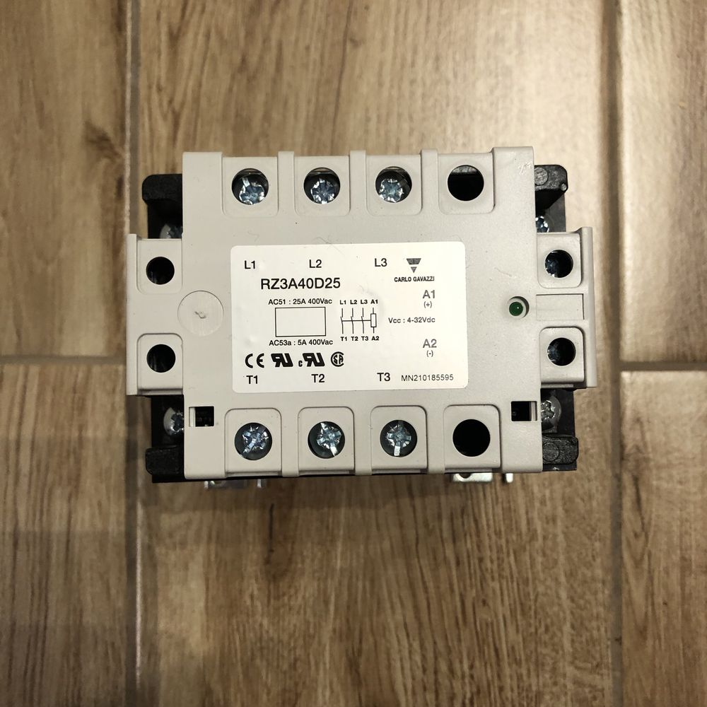 CARLO GAVAZZI RZ3A40D25 przekaźnik półprzewodnikowy