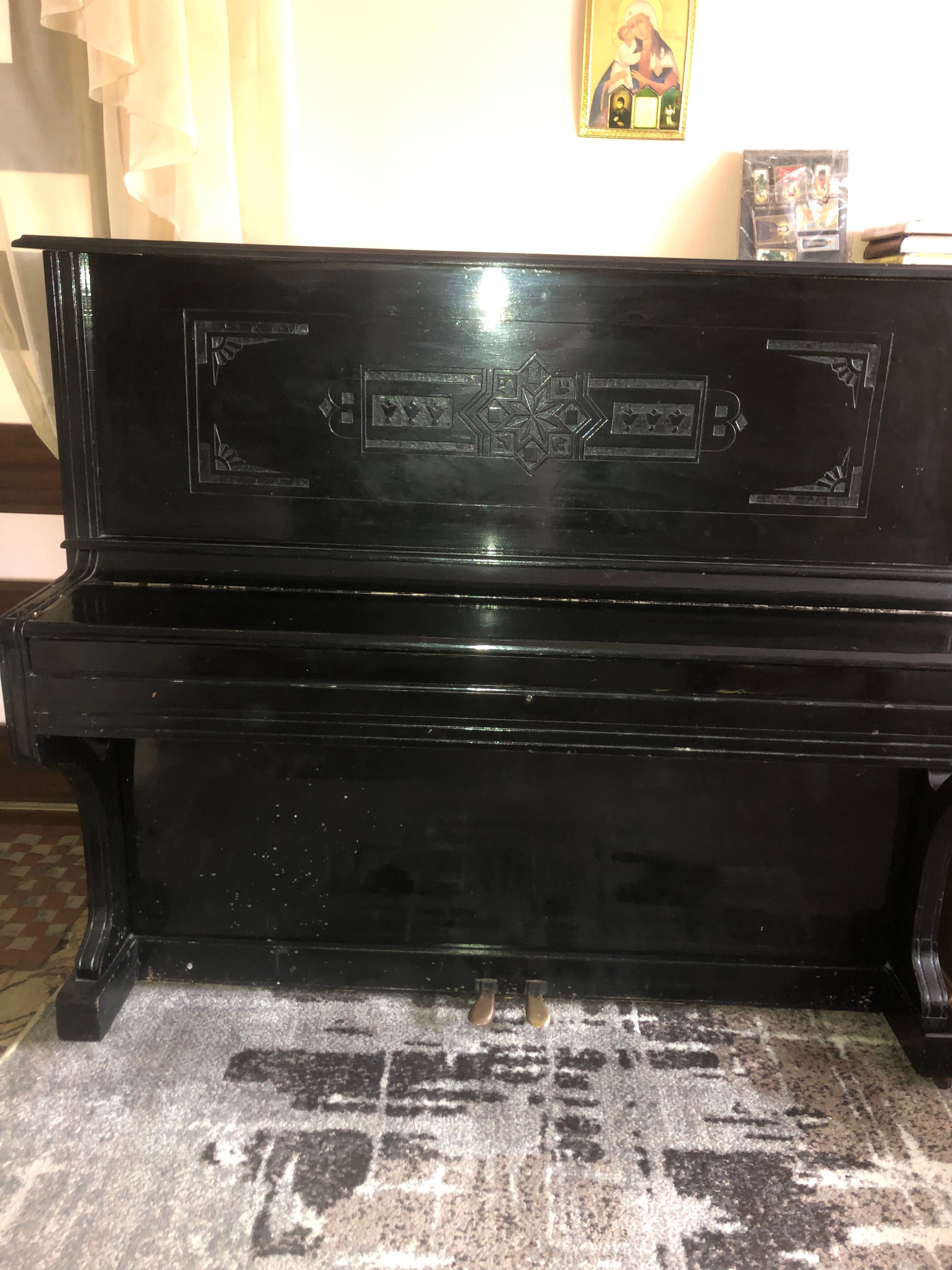 Продам старовинне піаніно