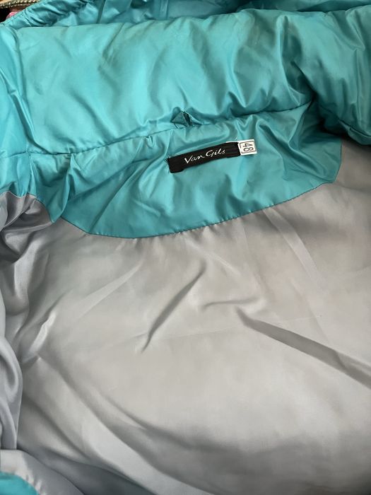 Безрукавка женск болонья’с воротником и капюшеном