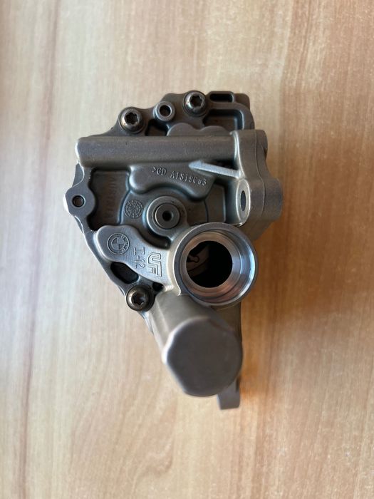 Масляный насос BMW e90 N54 3.0 без шестерни 11-41-7-560-250