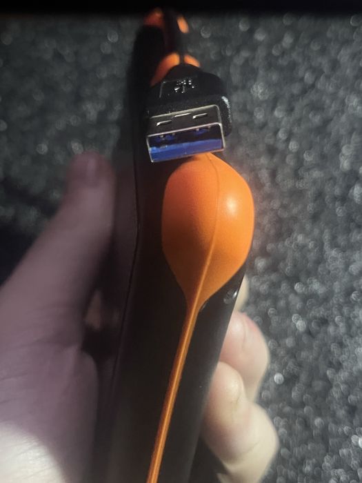 Жёсткий диск переносной, работает как флешка накопитель памяти