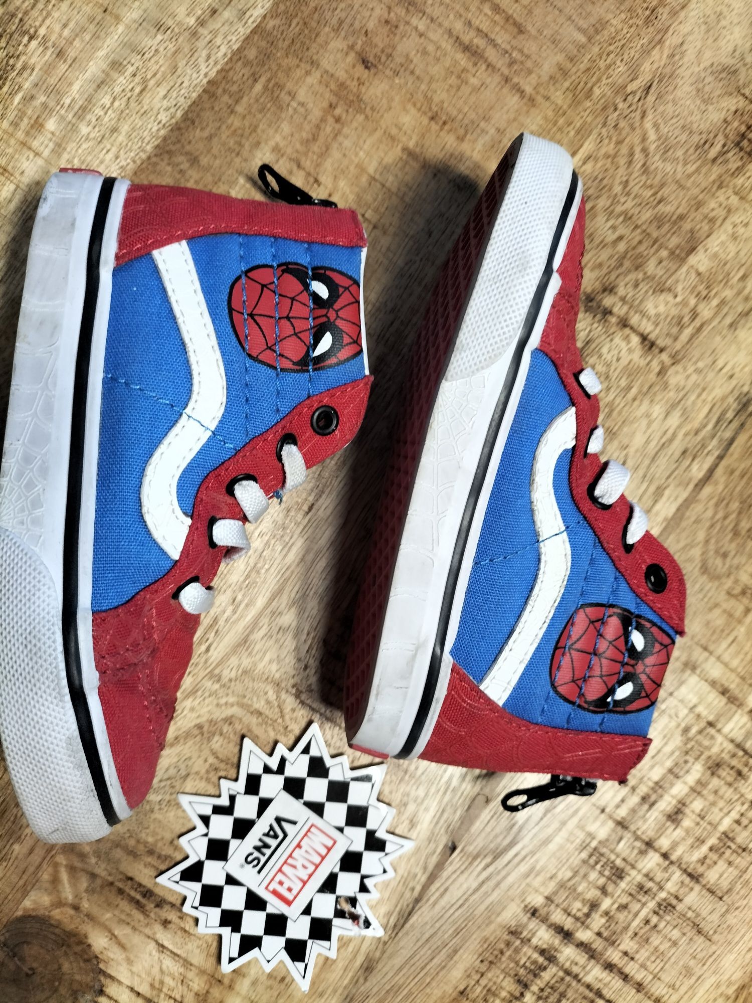 Vans Marvel Spider-Man 23,5 buty chłopięce